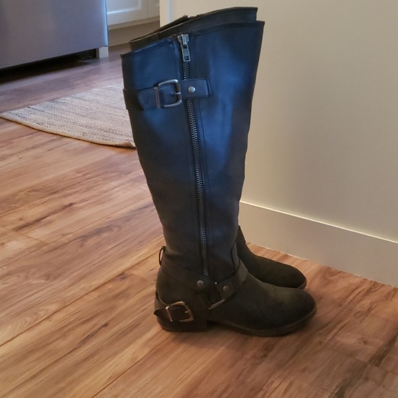 Boots - Picture 1 of 3